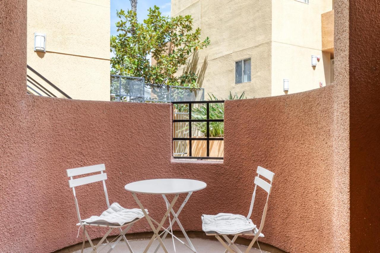 Woodland Hills 1br W Gym Wd Pool Nr 101 Lax-683 Appartement