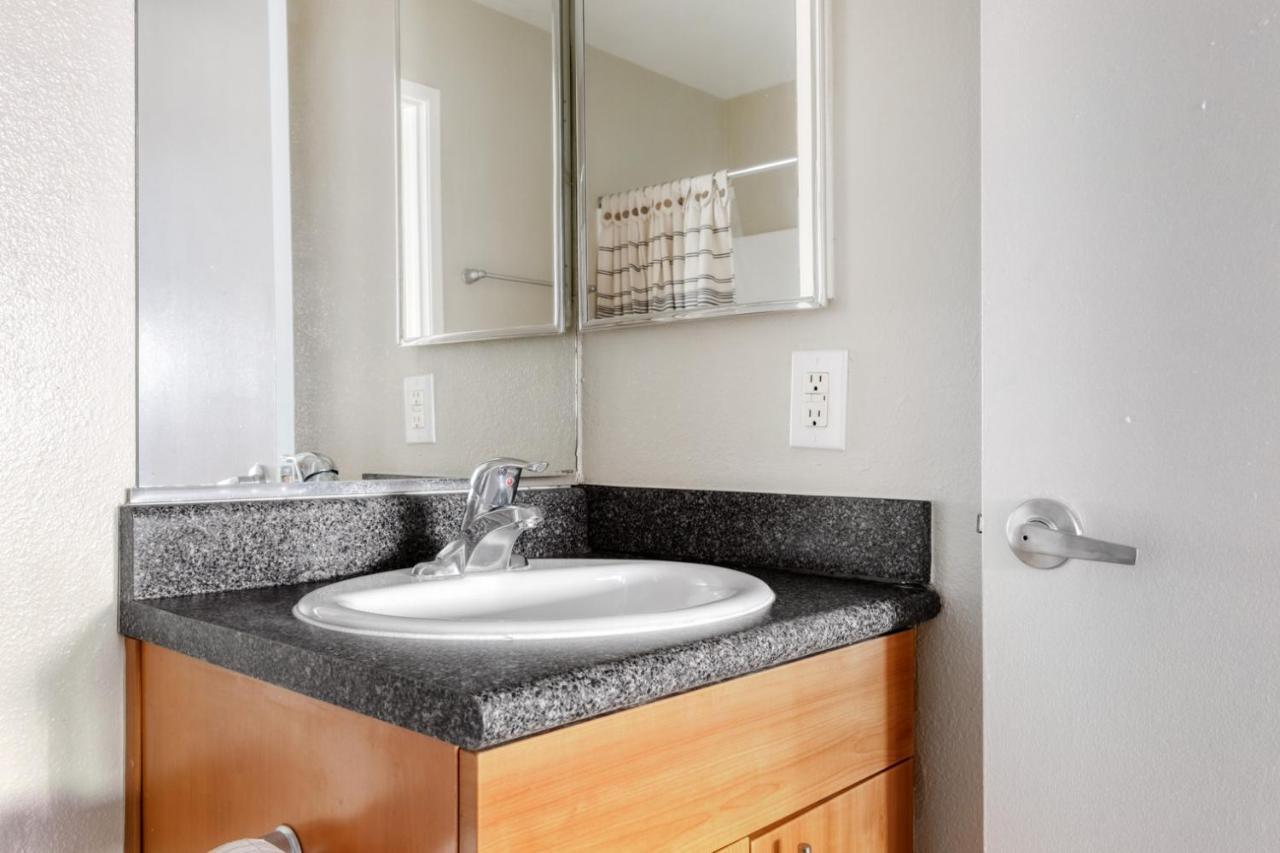 Woodland Hills 1br W Gym Wd Pool Nr 101 Lax-683 Appartement *